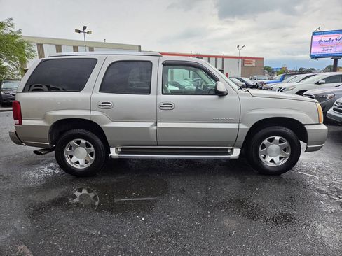 Used 2004 Cadillac Escalade AWD image 4