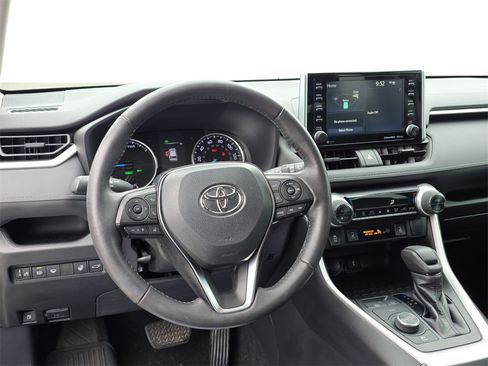 Used 2021 Toyota RAV4 XLE w/ Convenience Package image 17