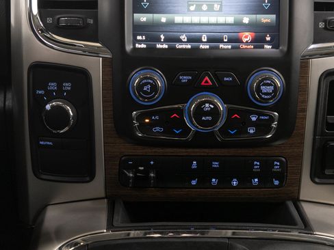 Used 2018 RAM 2500 Laramie AWD/4WD image 19