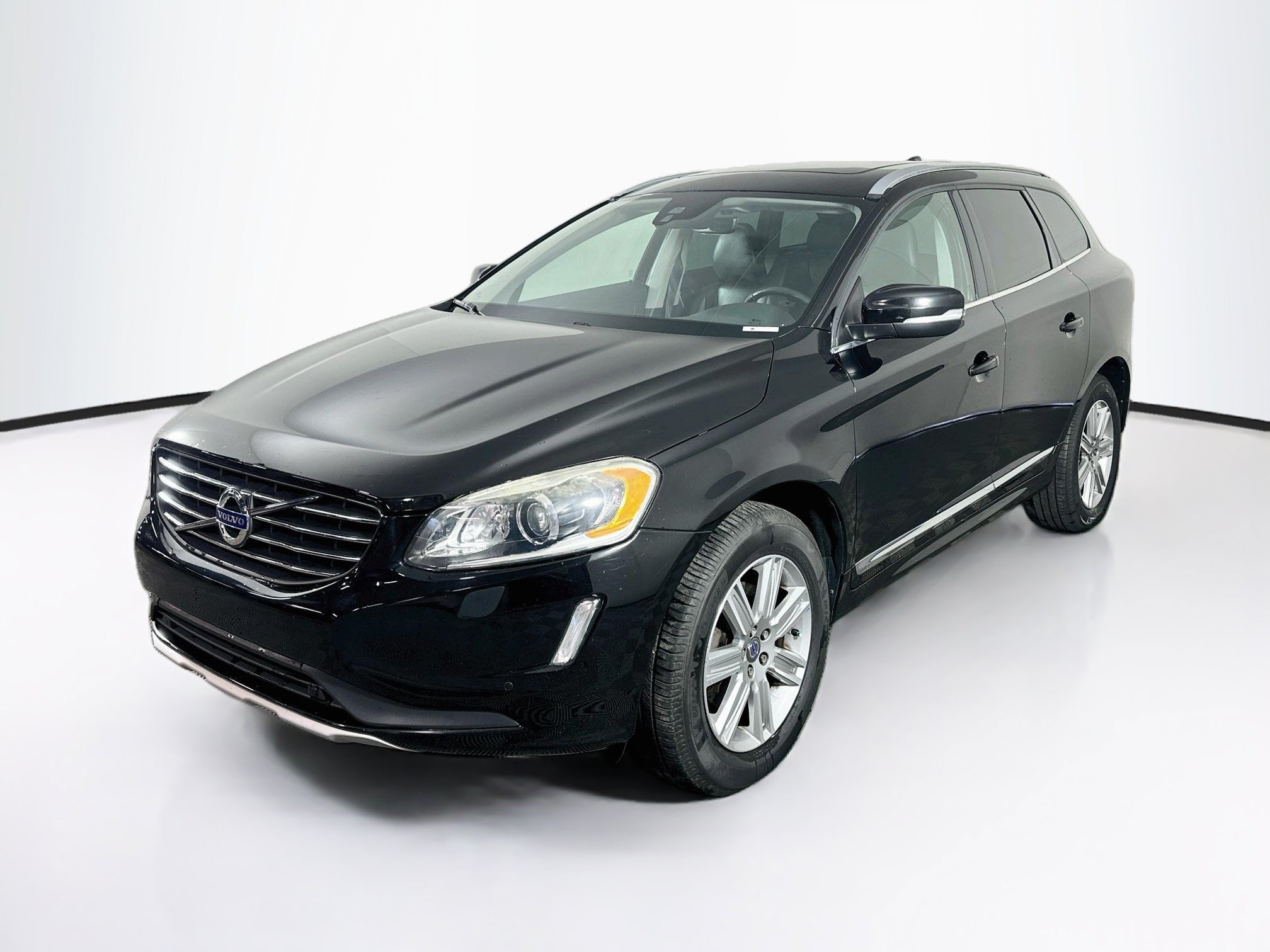 Used 2017 Volvo XC60 T5 Inscription w/ Preferred Option Package AWD/4WD image 3