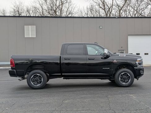 Used 2025 RAM 3500 Laramie AWD/4WD image 8
