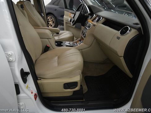 Used 2015 Land Rover LR4 HSE image 19