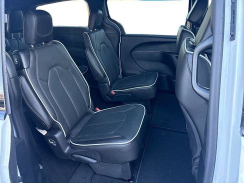 New 2026 Chrysler Pacifica Limited w/ S Appearance Package AWD/4WD image 21