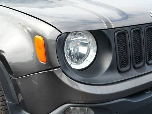 Used 2018 Jeep Renegade Latitude w/ Popular Equipment Group AWD/4WD image 11