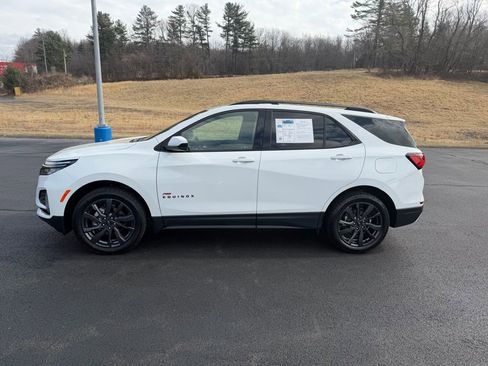Used 2024 Chevrolet Equinox RS w/ LPO, Floor Liner Package AWD/4WD image 5