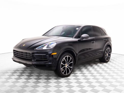 Certified 2023 Porsche Cayenne Platinum Edition image 1