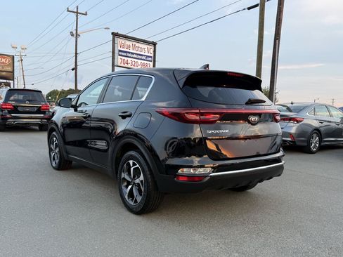 Used 2022 Kia Sportage LX FWD image 4