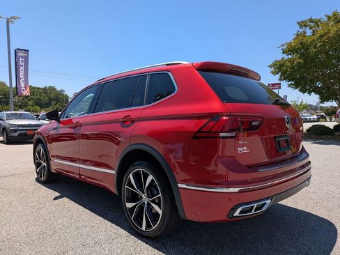 Used 2024 Volkswagen Tiguan SEL R-Line AWD/4WD image 6