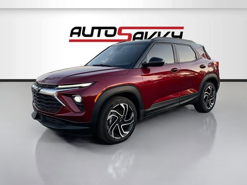 Used 2025 Chevrolet TrailBlazer RS w/ Driver Confidence Package image 3