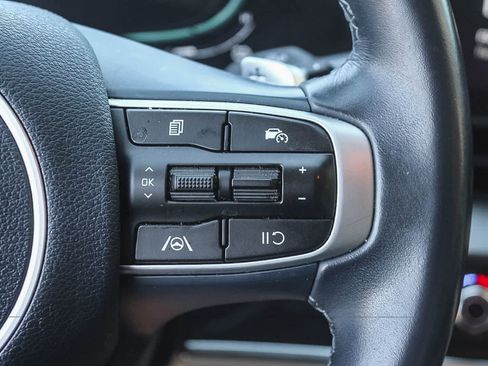 Used 2025 Kia Sportage EX AWD/4WD image 31