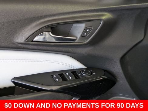 Used 2025 Chevrolet Trax LT w/ LT Convenience Package FWD image 13