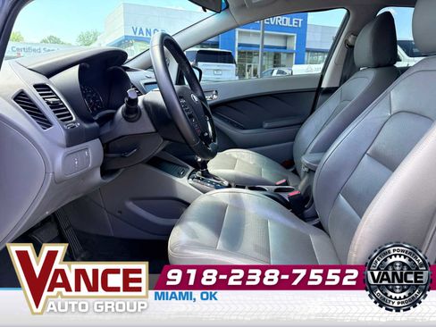 Used 2017 Kia Forte EX FWD image 11