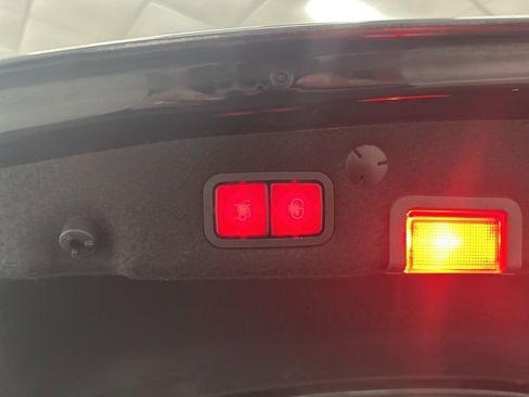 Used 2018 Mercedes-Benz C 300 4MATIC Sedan image 27