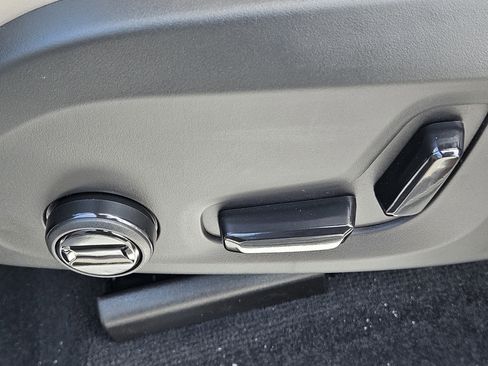 New 2026 Volvo XC60 B5 Plus w/ Protection Package Premier image 23