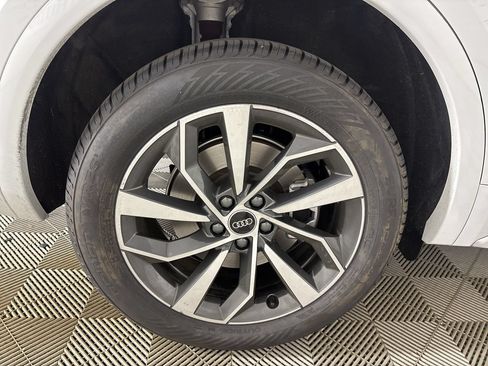 Used 2023 Audi Q5 2.0T Premium Plus w/ Premium Plus Package AWD/4WD image 32