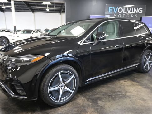 Used 2023 Mercedes-Benz EQS 580 4MATIC SUV image 3