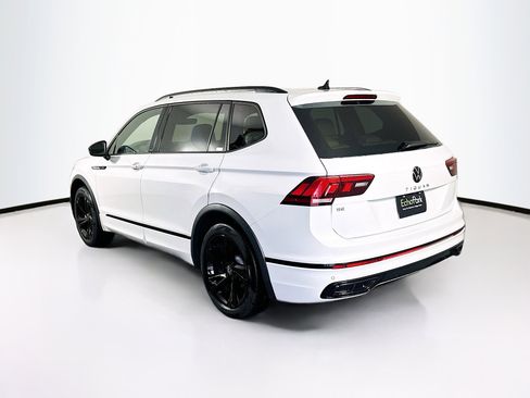 Used 2024 Volkswagen Tiguan SE R-Line FWD image 5