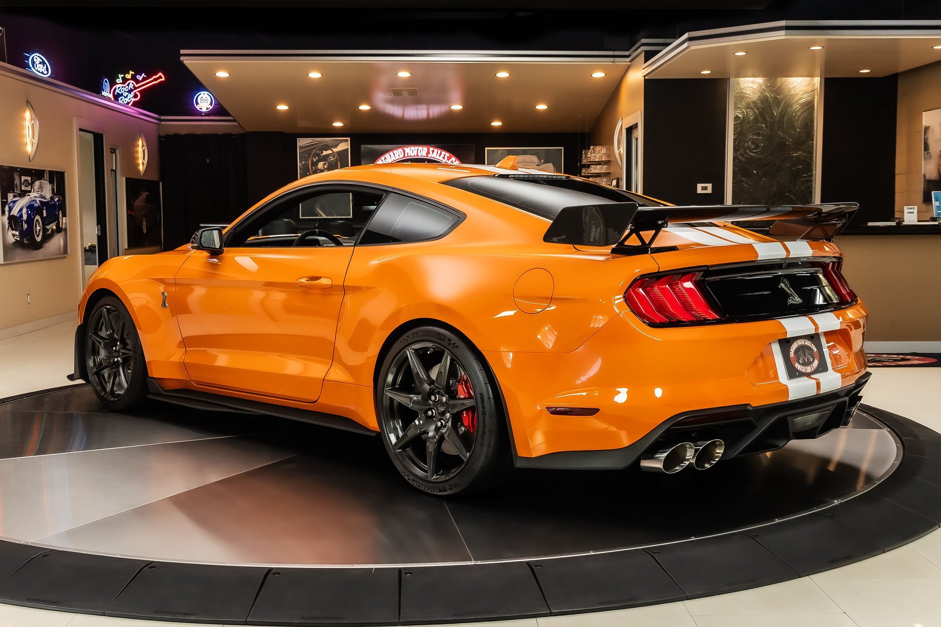 Used 2020 Ford Mustang Shelby GT500 w/ Carbon Fiber Track Pack RWD image 16