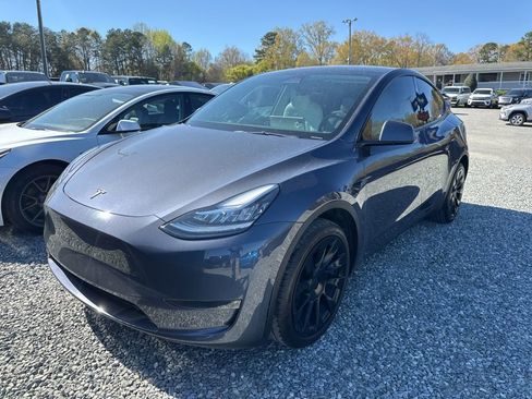 Used 2023 Tesla Model Y Long Range image 1