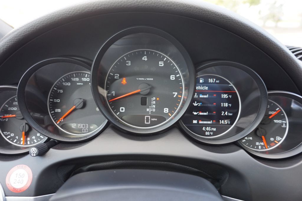 Used 2014 Porsche Cayenne Platinum Edition AWD/4WD image 33