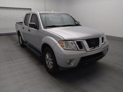 Used 2015 Nissan Frontier SV w/ SV Value Truck Package RWD image 14