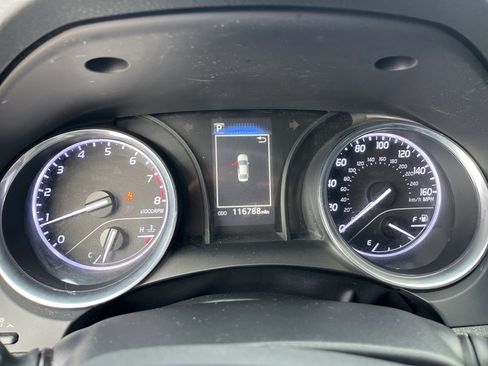 Used 2019 Toyota Camry LE image 11