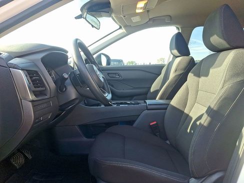 Used 2024 Nissan Rogue S image 13