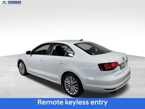 Used 2016 Volkswagen Jetta SEL FWD image 3