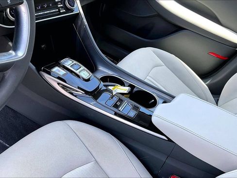 Certified 2023 Hyundai Sonata SEL w/ Preferred Accessory Package FWD image 10