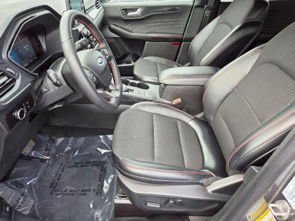Used 2025 Ford Escape ST-Line AWD/4WD image 15