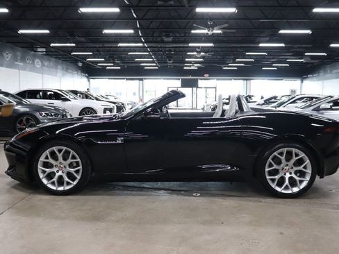 Used 2019 Jaguar F-TYPE Convertible image 4