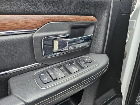 Used 2018 RAM 1500 Laramie AWD/4WD image 28