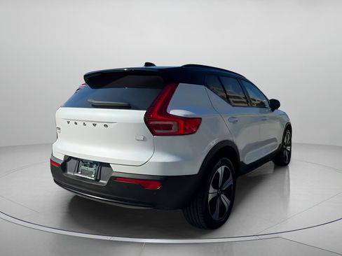 Used 2023 Volvo XC40 Recharge Plus image 27