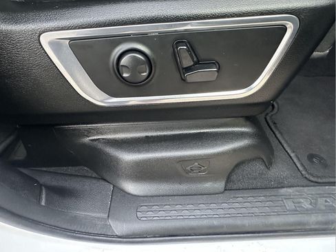 Used 2025 RAM 1500 Laramie AWD/4WD image 30