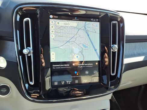 New 2026 Volvo XC40 B5 Plus w/ Protection Package Premier image 14