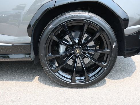 Used 2021 Lamborghini Urus AWD/4WD image 6
