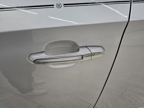 Used 2014 Cadillac XTS Luxury image 12