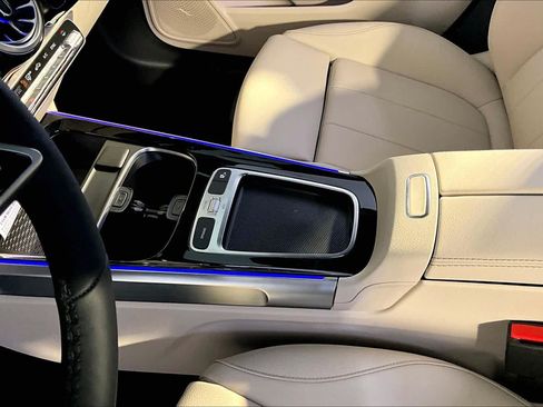 New 2026 Mercedes-Benz GLB 250 4MATIC image 10