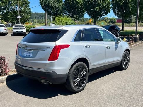 Used 2017 Cadillac XT5 Premium Luxury w/ Advanced Security Package AWD/4WD image 7