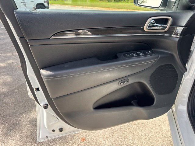 Used 2015 Jeep Grand Cherokee Overland RWD image 15