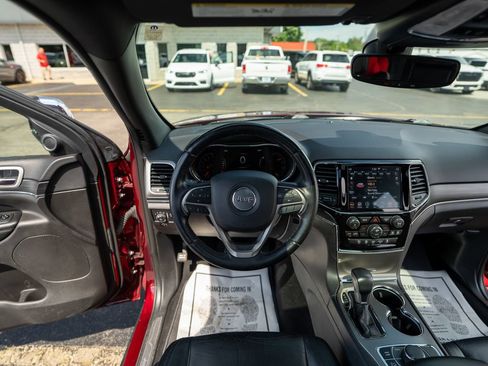 Used 2020 Jeep Grand Cherokee Limited AWD/4WD image 22