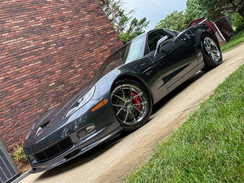 Used 2009 Chevrolet Corvette Z06 w/ Preferred Equipment Group RWD image 3