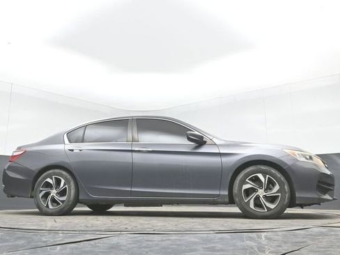Used 2017 Honda Accord LX image 34