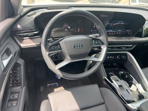 Used 2025 Audi Q5 Premium Plus w/ Premium Plus AWD/4WD image 13