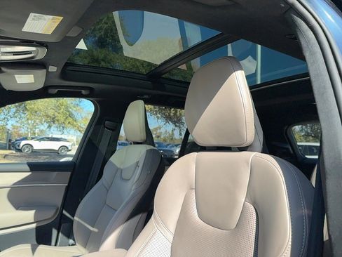 Used 2025 Volvo XC90 T8 Ultra image 12