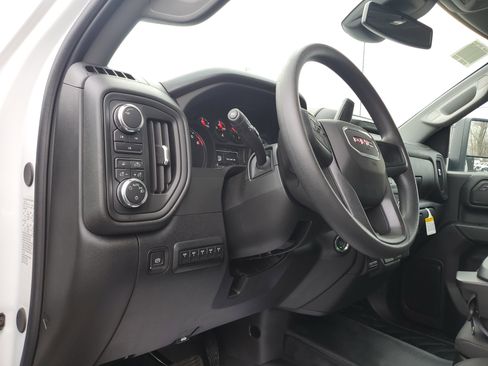 New 2025 GMC Sierra 3500 Pro w/ Convenience Package image 29