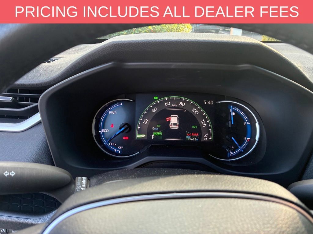 Used 2022 Toyota RAV4 XSE AWD/4WD image 12