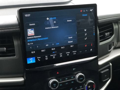 Used 2023 Ford Expedition XLT image 21