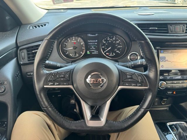 Used 2017 Nissan Rogue SL w/ SL Premium Package FWD image 22