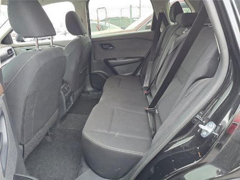 Used 2023 Nissan Rogue S AWD/4WD image 8